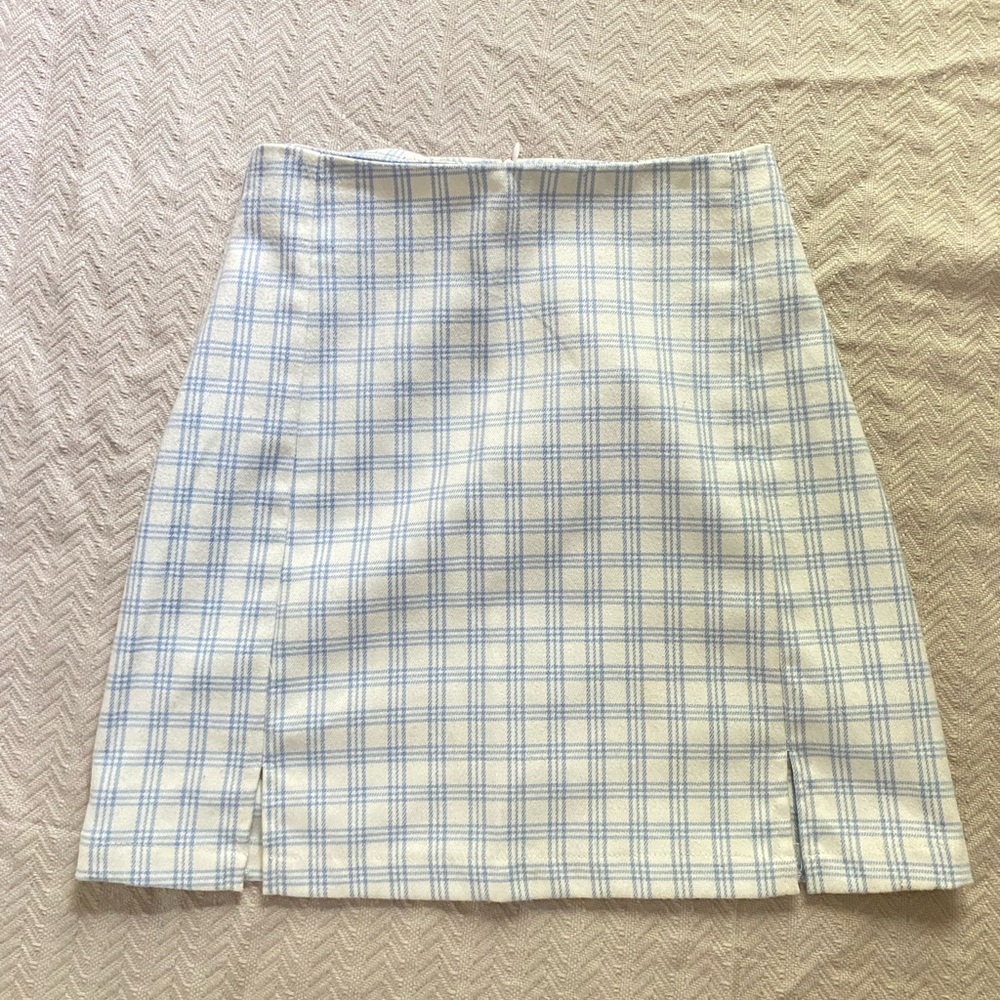 brandy melville mini skirt